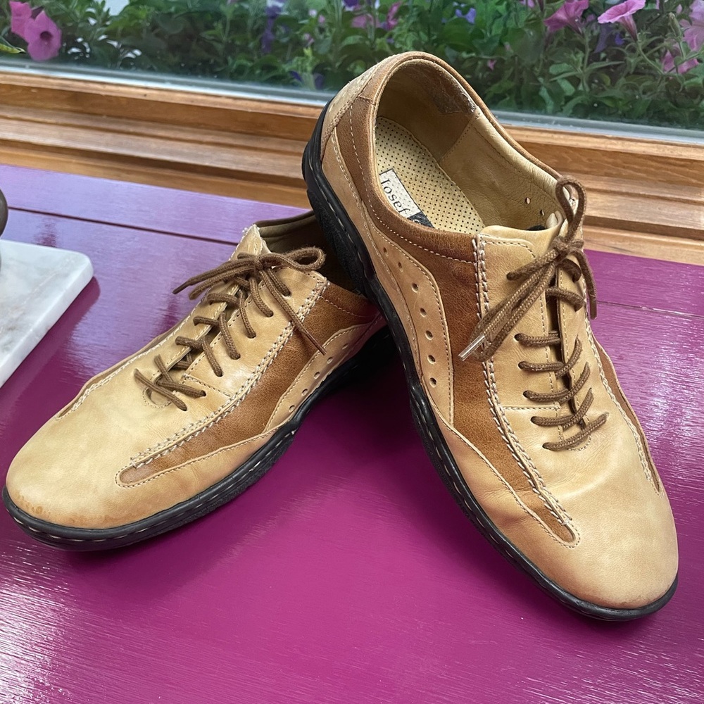 Josef Seibel women’s shoes size 39 (8-8.5) tan and brown leather lace up casual